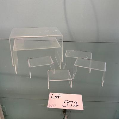 572 Set of 6 Acrylic Display Stands