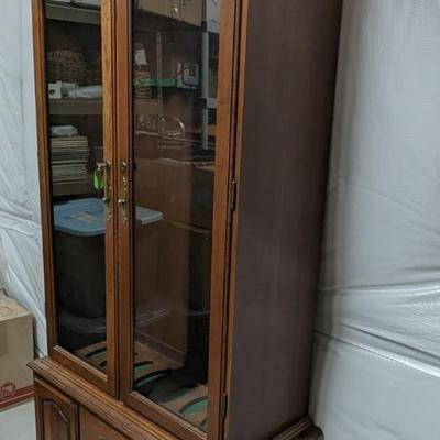 Locking Gun Display Cabinet