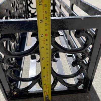 Outdoor Aluminum plant holder