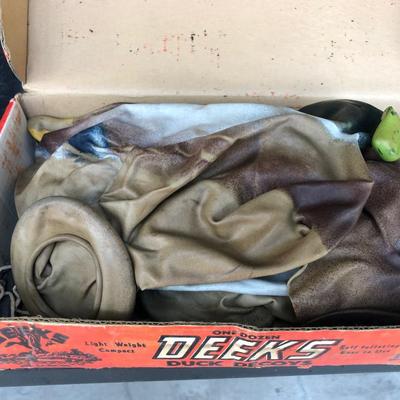 Vintage Deeks decoys in box. Don't think they have been used.