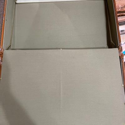 Vintage Samsonite Luggage. excellent shape