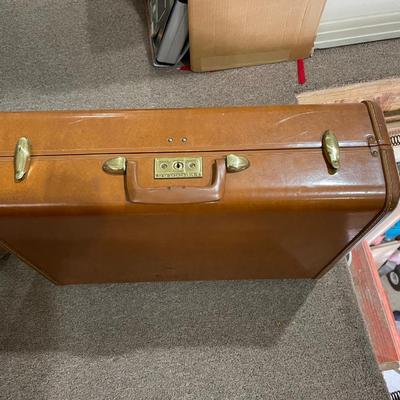Vintage Samsonite Luggage. excellent shape