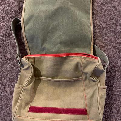 Shoulder strap bag