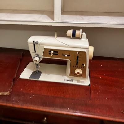 B - Singer Sewing Machine in Desk Top Cabinet. 