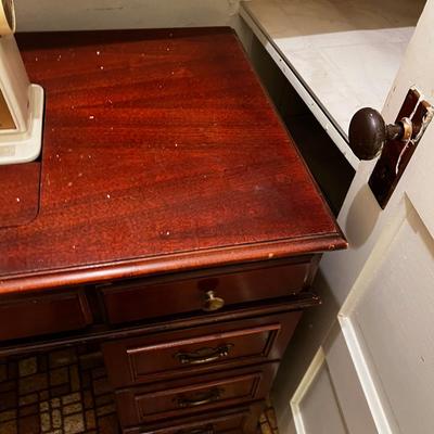 B - Singer Sewing Machine in Desk Top Cabinet. 