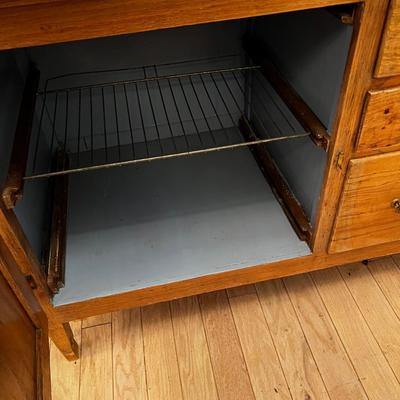 B ANTIQUE HOOSIER  CABINET with Flour BIN