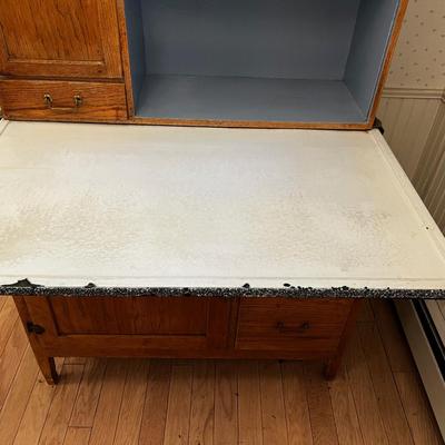 B ANTIQUE HOOSIER  CABINET with Flour BIN