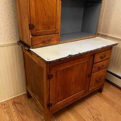 B ANTIQUE HOOSIER  CABINET with Flour BIN