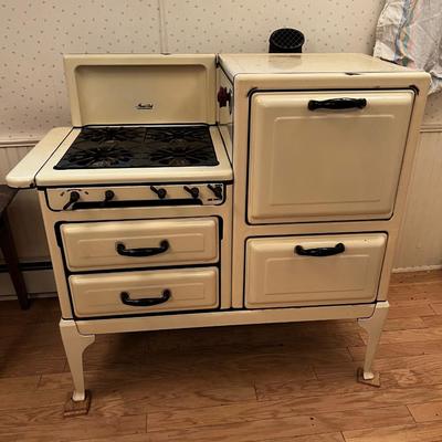 B Antique Magic Chef Enamel Gas OVEN. 