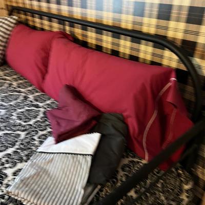 U Day Bed w/Trundle 