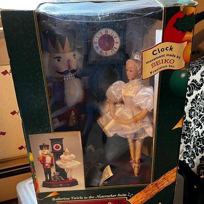 U Ballerina Nutcracker Clock 