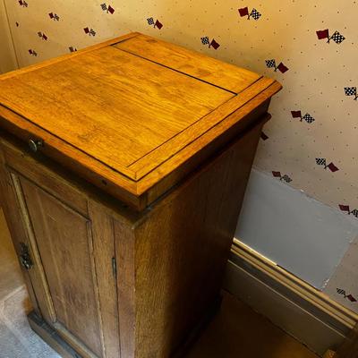 U Antique Oak Wash Stand Sink
