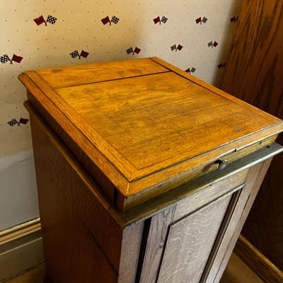 U Antique Oak Wash Stand Sink