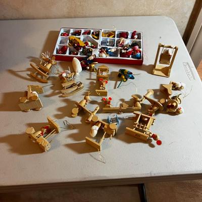 U Vintage Wood Christmas Ornaments
