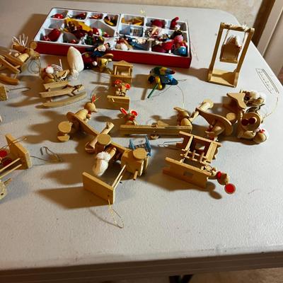 U Vintage Wood Christmas Ornaments
