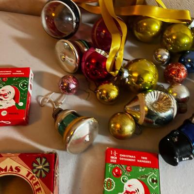 U Antique Christmas Ornaments Mostly Bulbs