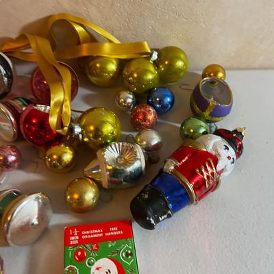 U Antique Christmas Ornaments Mostly Bulbs