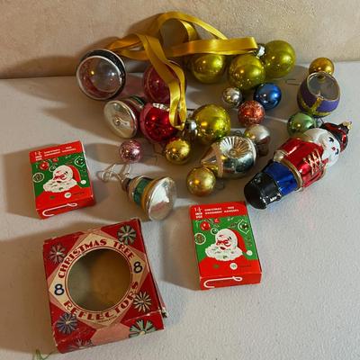 U Antique Christmas Ornaments Mostly Bulbs