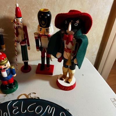 UP -- Mega Lot of Wooden Soldier Nut Crackers