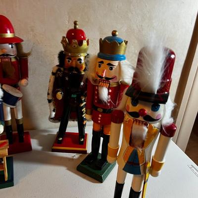 UP --  Nut Cracker lot of Royal Kings 15" and such