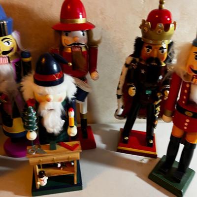 UP --  Nut Cracker lot of Royal Kings 15" and such