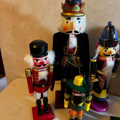 UP --  Nut Cracker lot of Royal Kings 15" and such