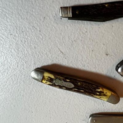 UP -- Pocket Knives LOT