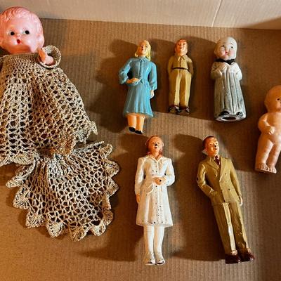 UP -- Antique Dolls; Kewpie, Porcelain, Plastic, Doll Family from the 40's Celluloid