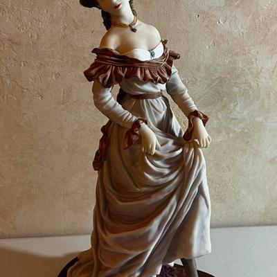 UP -- Resin Victorian Ladies 