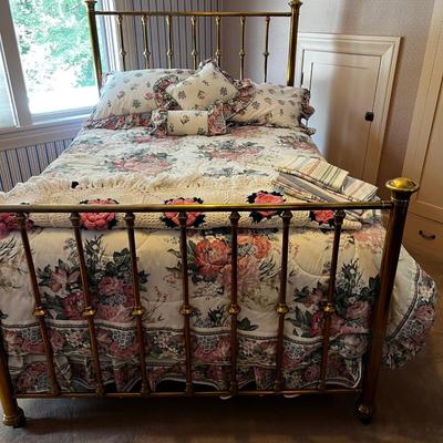 UP --  Full Size Real Antique Brass Bed WITH BEDDING 
