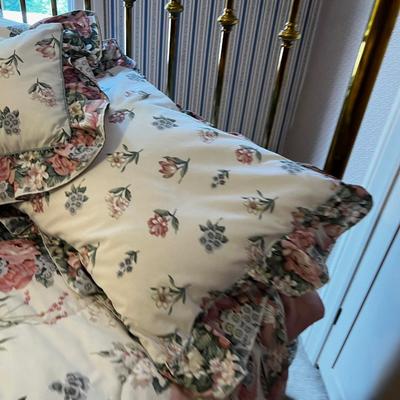UP --  Full Size Real Antique Brass Bed WITH BEDDING 