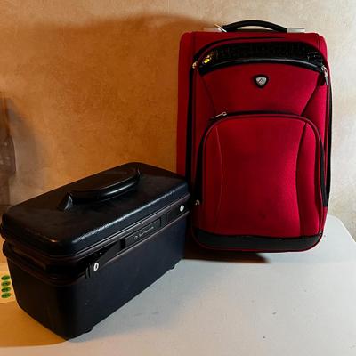 UP -- Suite Case and Cosmetic Bag for Travel