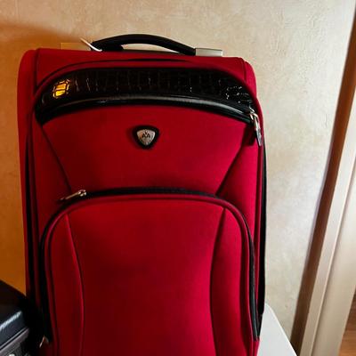 UP -- Suite Case and Cosmetic Bag for Travel