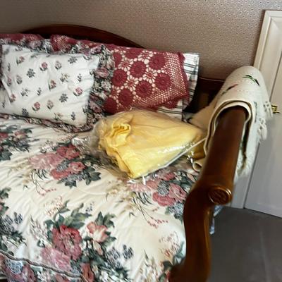 UP -- Day Bed with Trundle