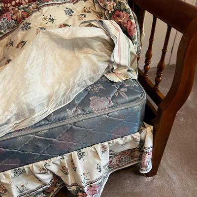 UP -- Day Bed with Trundle