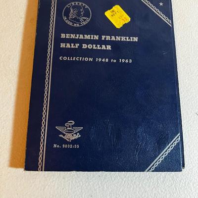  UP- Collector Book with 1 Franklin HALF DOLLARS