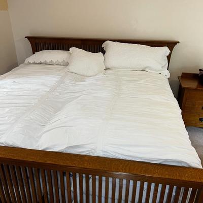 UP -- Stickley  KING SIZE MISSION STYLE BED, NICE!!! 