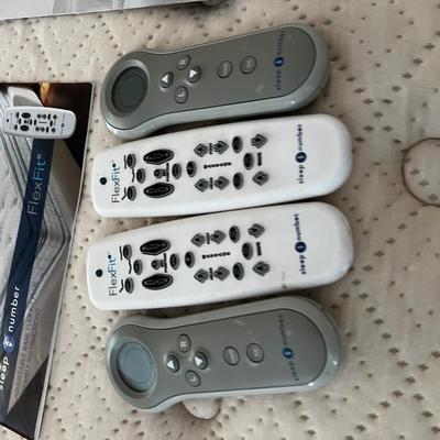 UP -- SPLIT PILLOW TOP SLEEP NUMBER BED FLEX PLUS 4 Remotes MATTRESS AND BOX with Motors