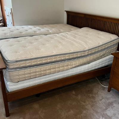 UP -- SPLIT PILLOW TOP SLEEP NUMBER BED FLEX PLUS 4 Remotes MATTRESS AND BOX with Motors