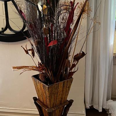 UP -- Cool Organic Floral Display DÃ©cor' 
