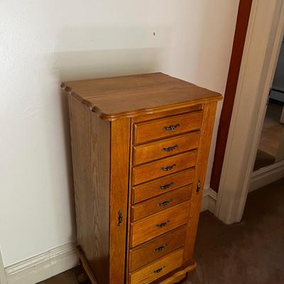 UP -- Jewelry Box 