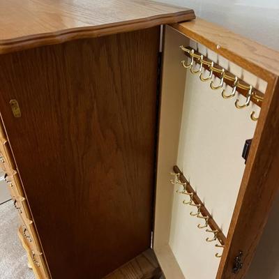 UP -- Jewelry Box 