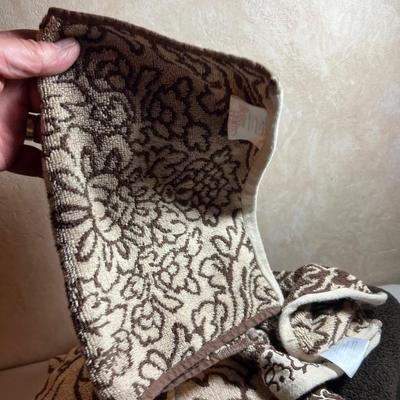 UP -- Brown Towel set 