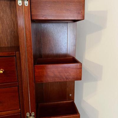 UP -- Accessories Cupboard 