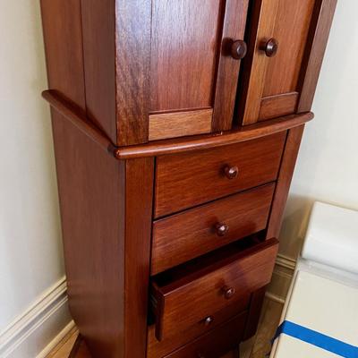 UP -- Accessories Cupboard 