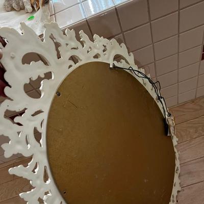 UP -- Pair of Syroco Mirrors White/Gold 