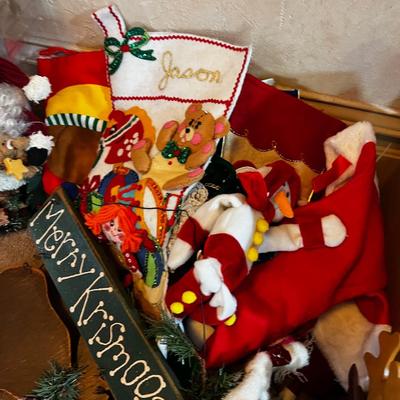 UP-- Big lot of Christmas, Tub included