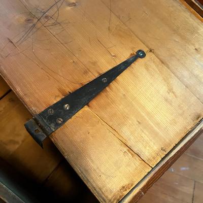 Antique Art Grained Mormon Pine Trunk 