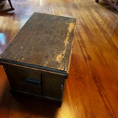 Antique Art Grained Mormon Pine Trunk 