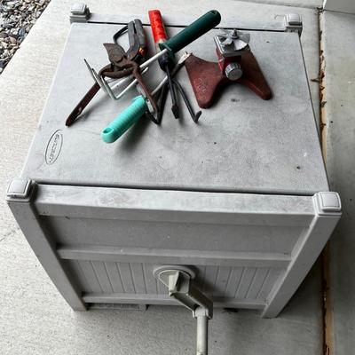 GARAGE - Hose Reel and Garden Tools 
